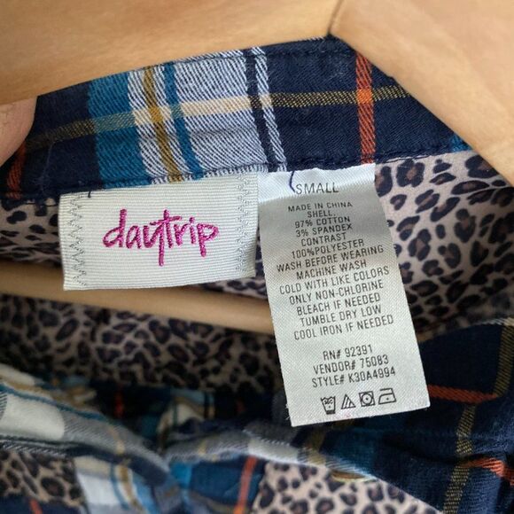 Girls Daytrip Buckle BKE Plaid Button Down Shirt Multi-Color Size Small - Picture 3 of 3